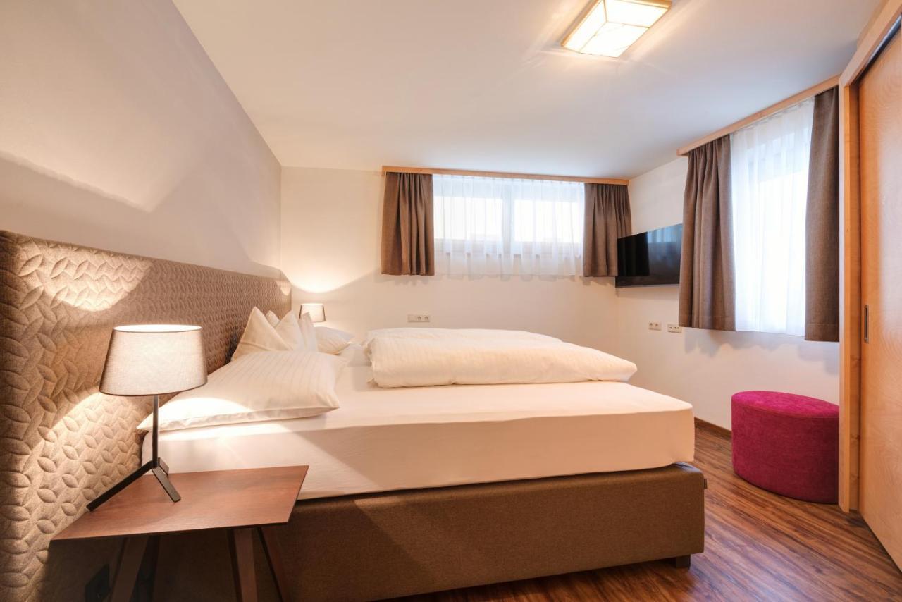 סן אנטון Hotel Montana מראה חיצוני תמונה