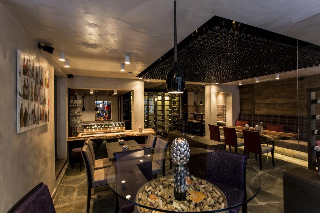 סן אנטון Hotel Montana מראה חיצוני תמונה